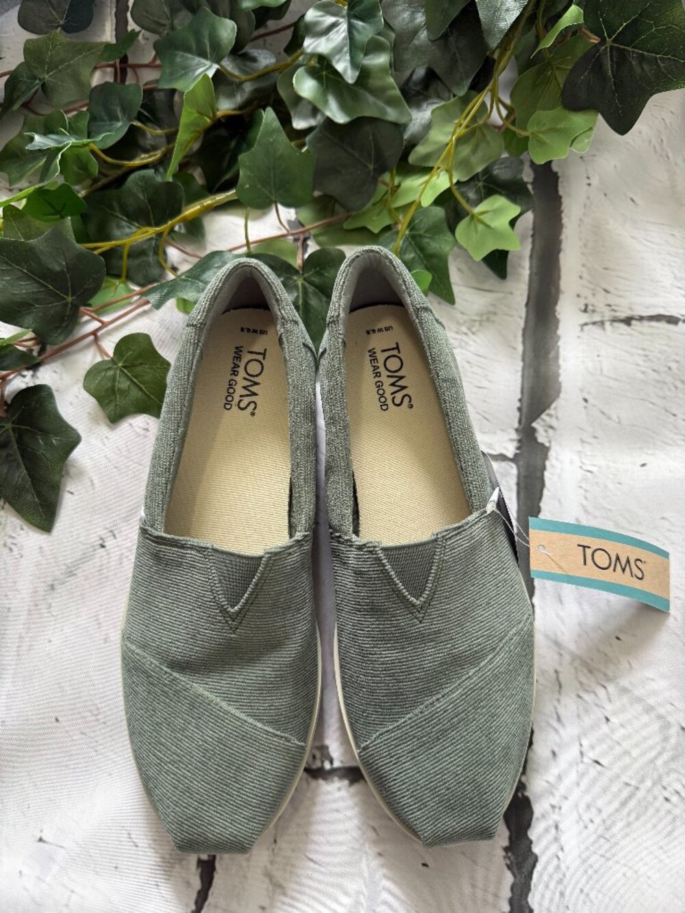 TOMS Alp Midform Corduroy Slip On Shoes Sage Green 6.5 NWT